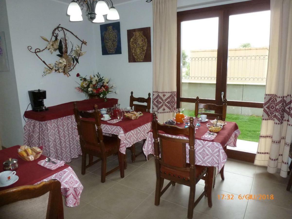 Emozioni D'Estate Bed and Breakfast Pula Eksteriør billede